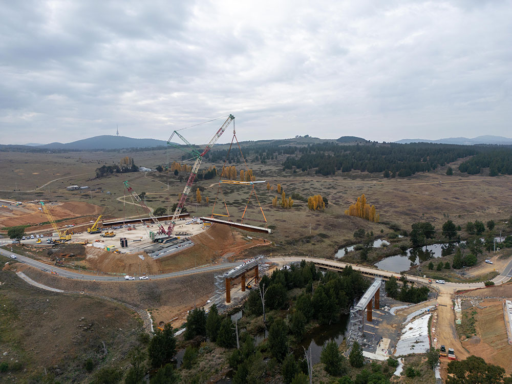 Molonglo-River-Bridge-Giant-Crane-Aerial
