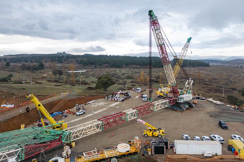 Molonglo-River-Bridge-crane-construction